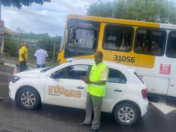 Dois ônibus são assaltados no bairro do Lobato em Salvador 