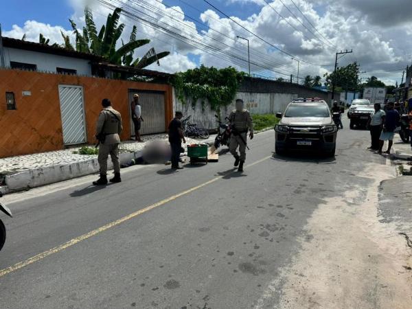 Mulher morre após ser atropelada por caçamba na cidade de Dias D'Ávila na Região Metropolitana de Salvador