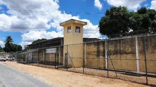 Mulheres são presas ao tentarem entrar com maconha em Presídio de Feira de Santana